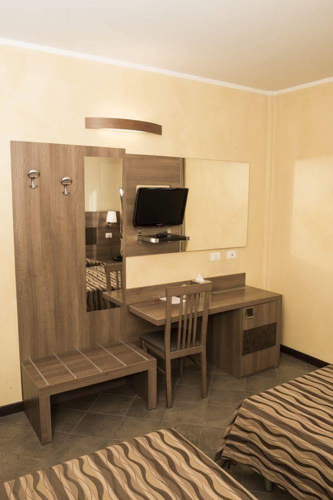 Hotel Corte Business Cavriago Exterior foto
